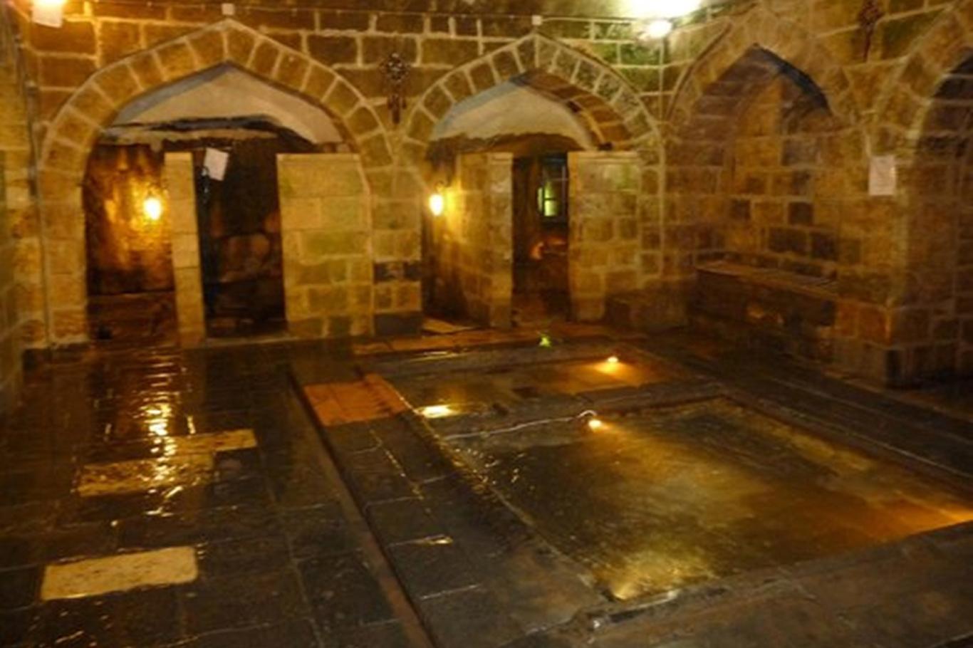 Yer altındaki mescit 80 yıl aradan sonra ibadete açılıyor Yer altındaki mescit 80 yıl aradan sonra ibadete açılıyor